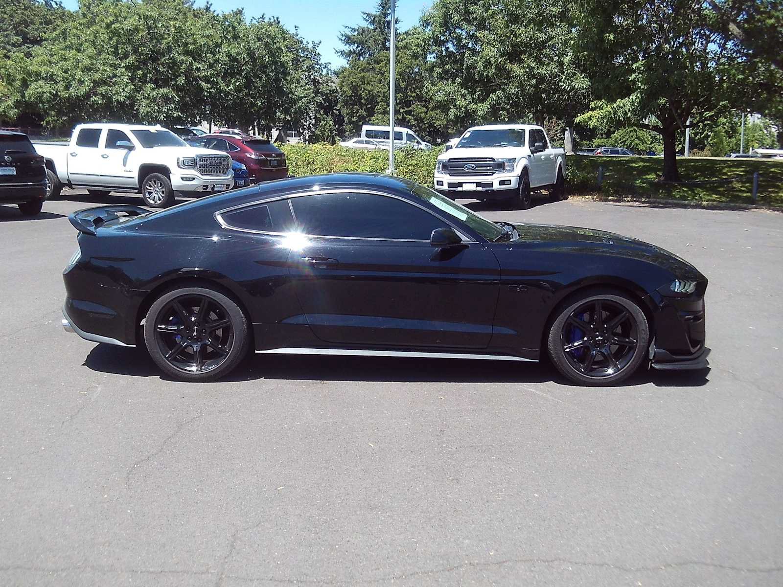Used 2019 Ford Mustang GT Premium w/ Black Accent Package RWD image 6