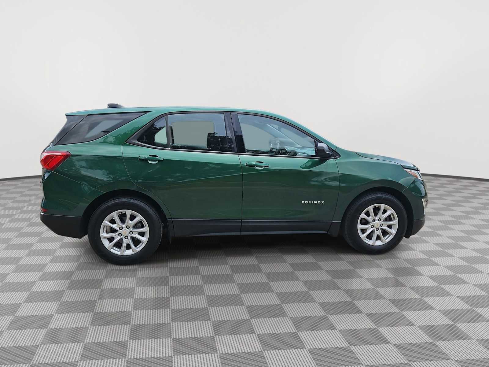 Used 2018 Chevrolet Equinox LS FWD image 9