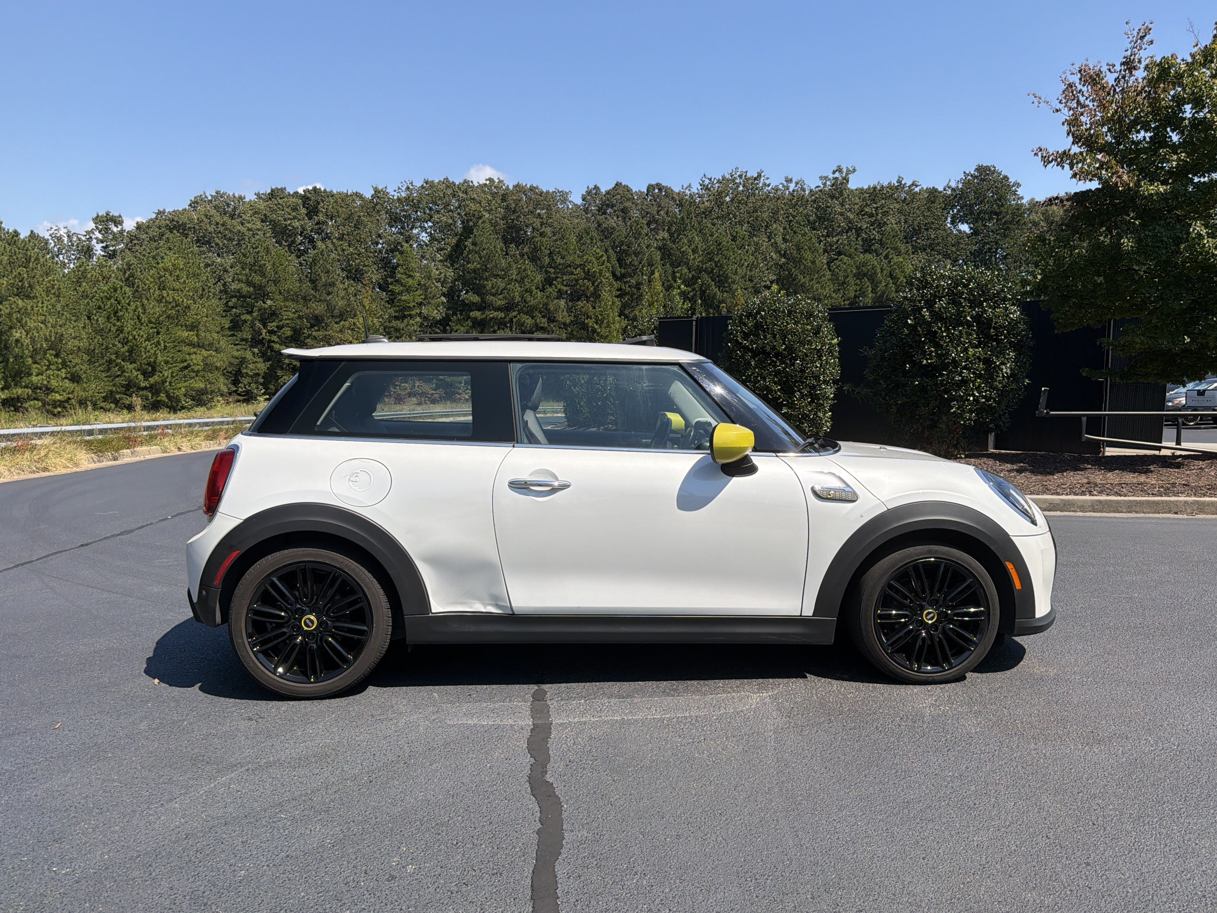 Used 2024 MINI Cooper SE FWD image 5