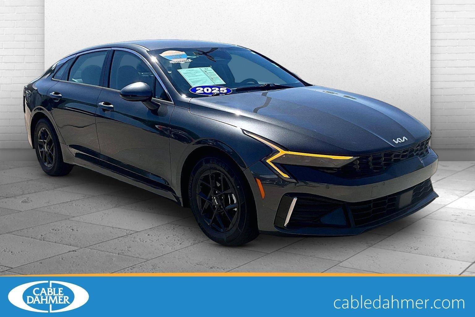 Used 2025 Kia K5 LXS FWD image 1