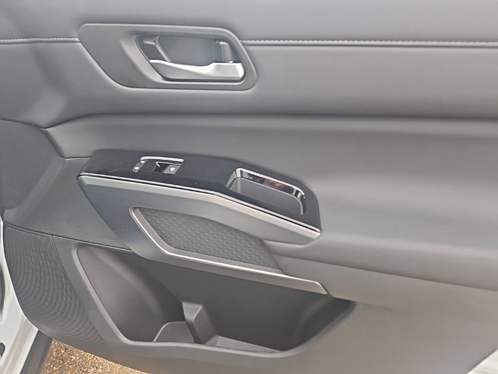 New 2026 Nissan Pathfinder SL image 26