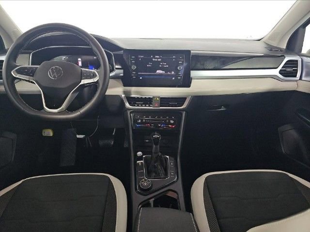 Used 2025 Volkswagen Taos SE AWD/4WD image 8