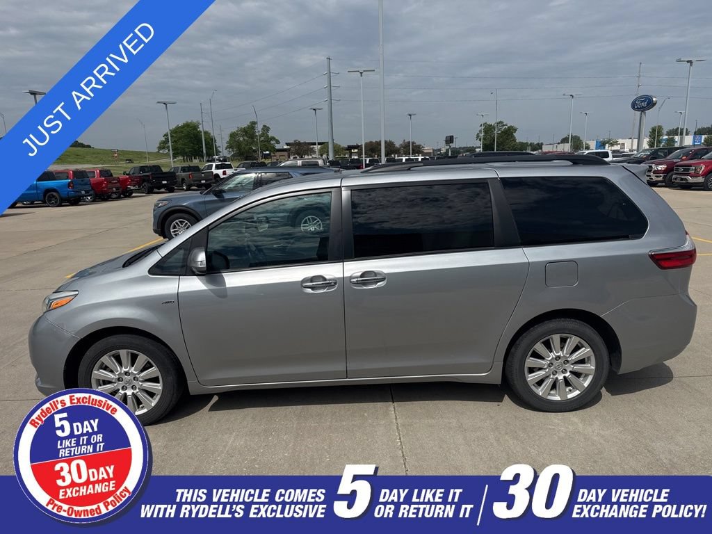 Used 2017 Toyota Sienna Limited AWD/4WD image 8
