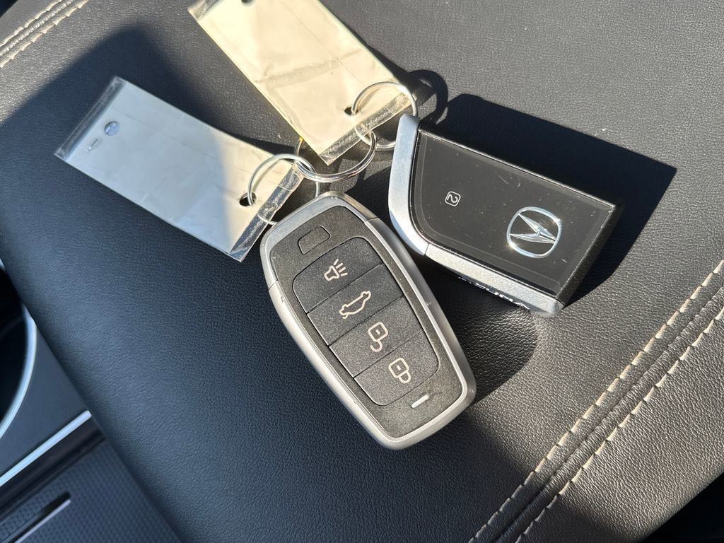 Used 2024 Acura MDX SH-AWD w/ Technology Package image 29