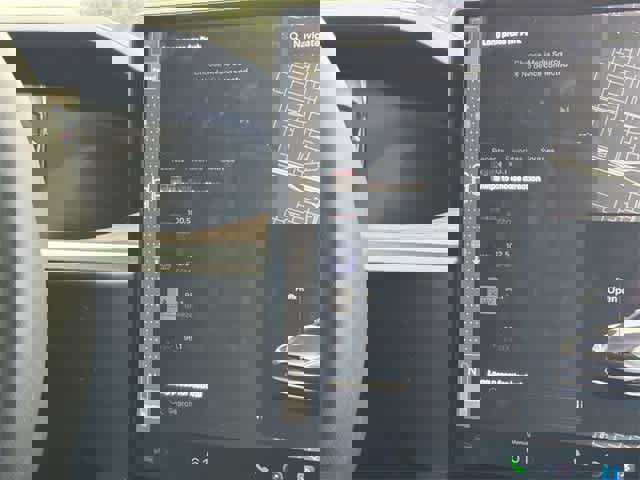 Used 2021 Tesla Model S Plaid image 25