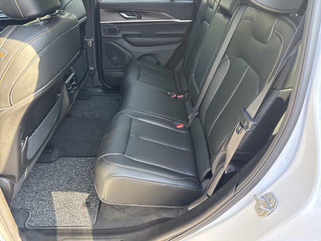New 2026 Jeep Grand Cherokee Limited AWD/4WD image 18