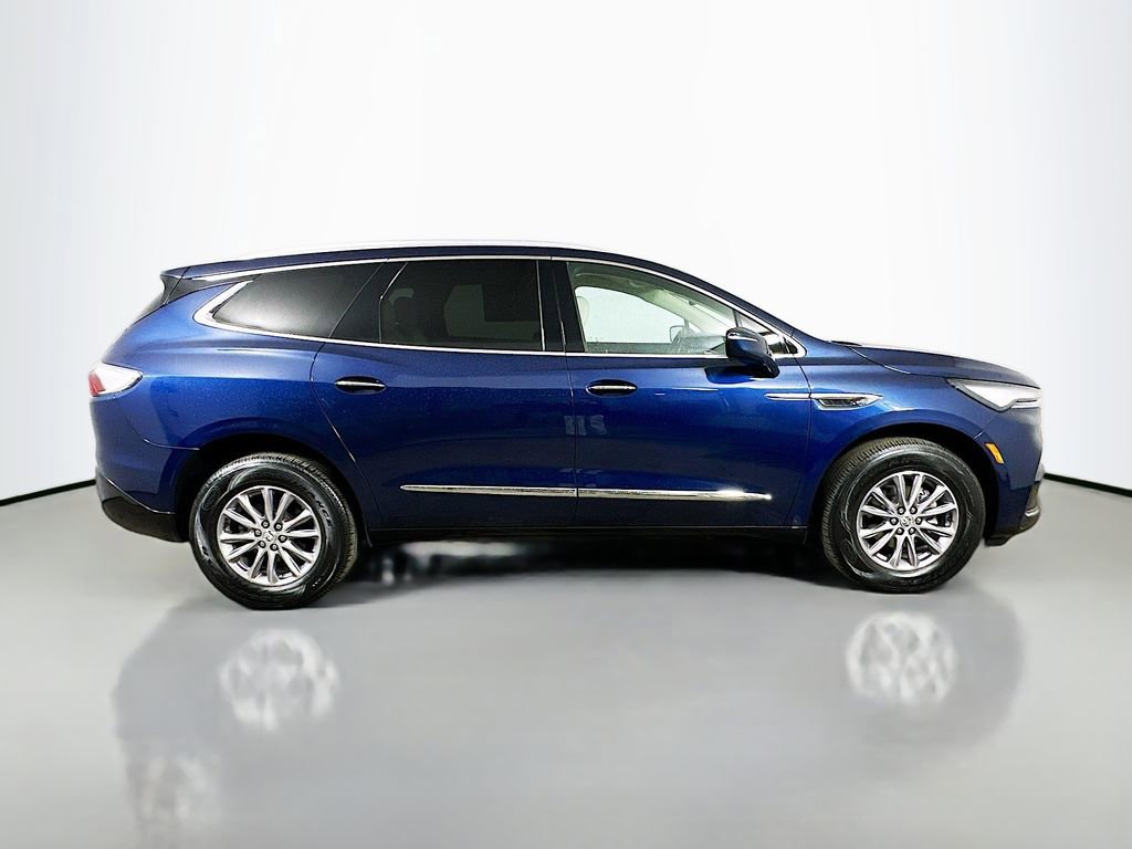 Used 2023 Buick Enclave Essence image 7