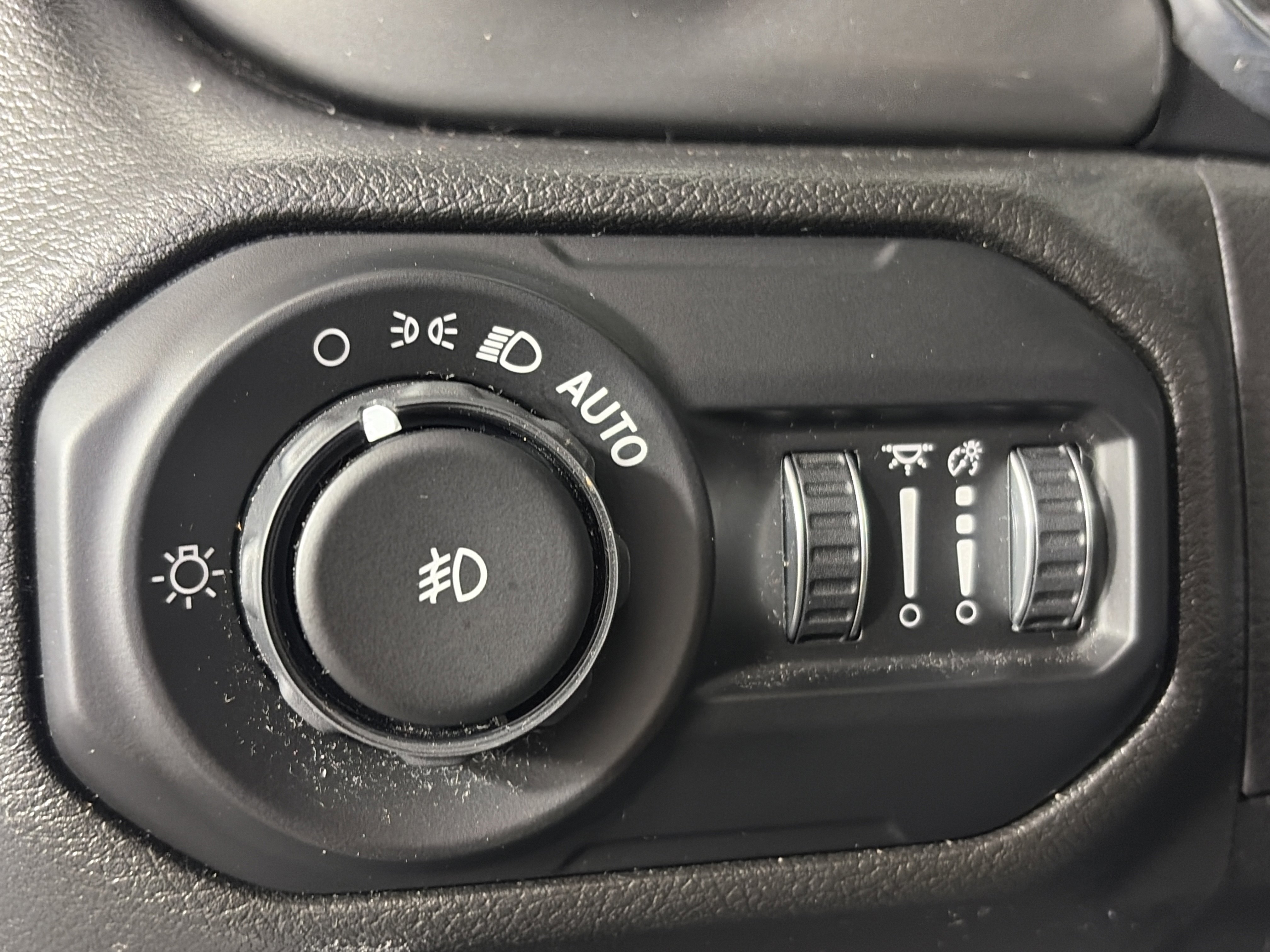 Used 2021 Jeep Wrangler Unlimited Sahara image 27