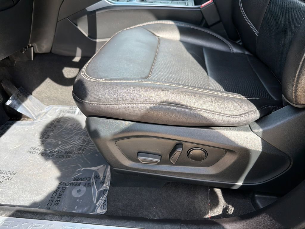 Used 2022 Ford Explorer Limited w/ Equipment Group 301A image 19