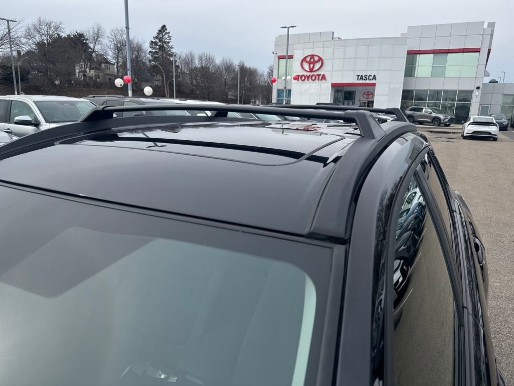 Used 2025 Toyota Corolla Cross LE w/ Moonroof Package image 42