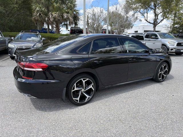 Used 2020 Volkswagen Passat 2.0T R-Line FWD image 2