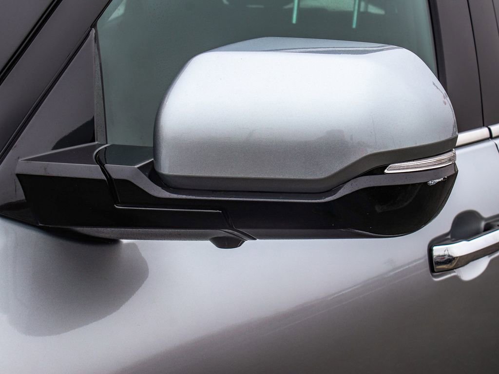 Used 2025 Toyota Tundra Limited AWD/4WD image 44