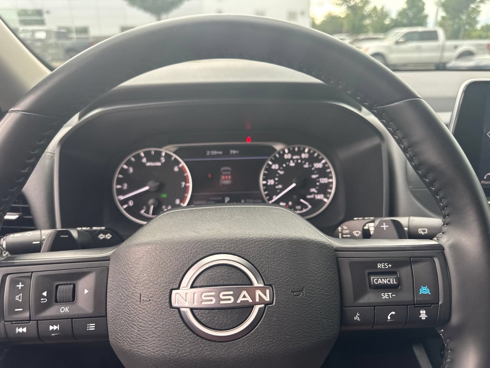 Used 2025 Nissan Rogue SV FWD image 15