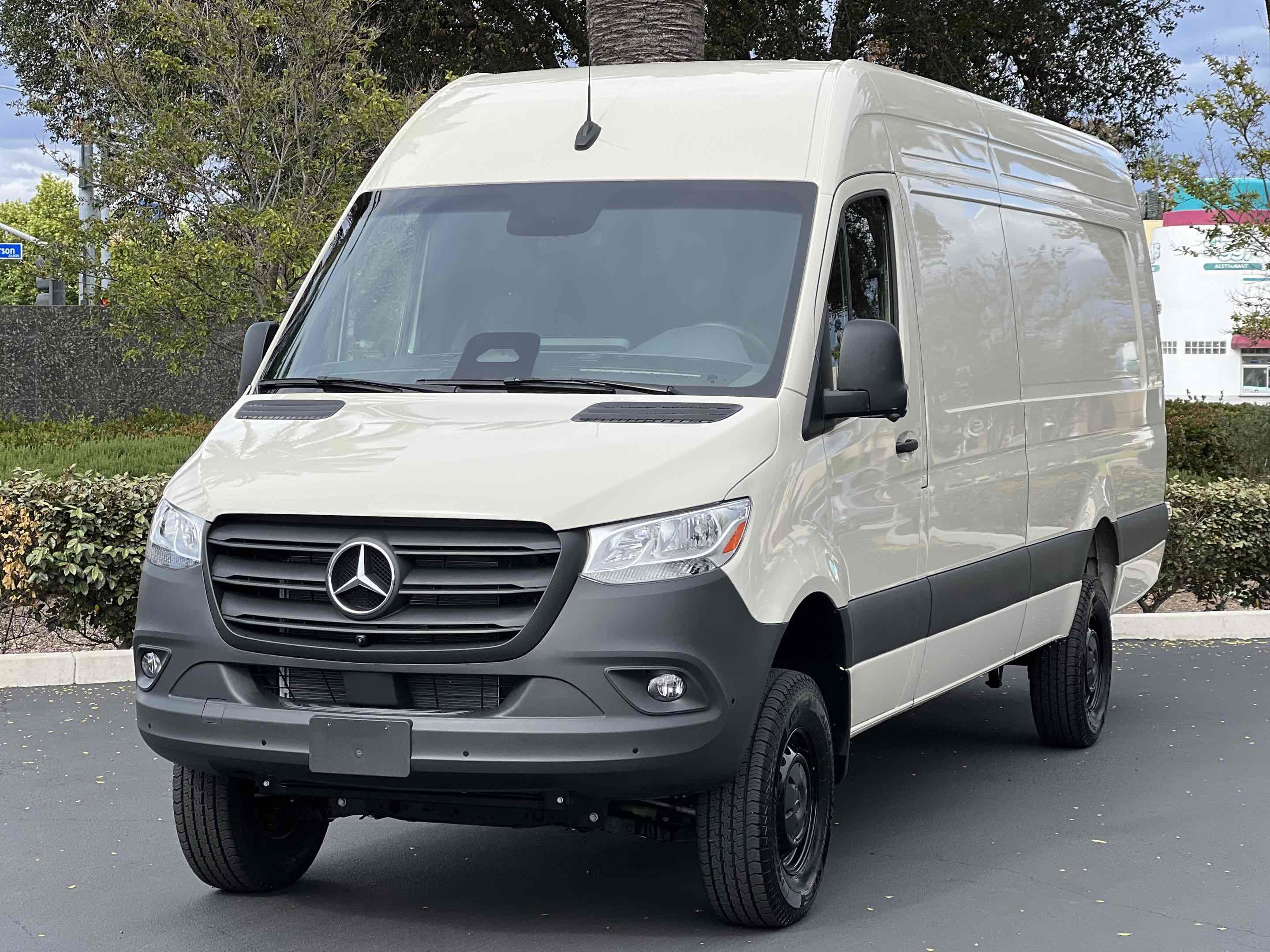 Used 2025 Mercedes-Benz Sprinter 2500 image 74