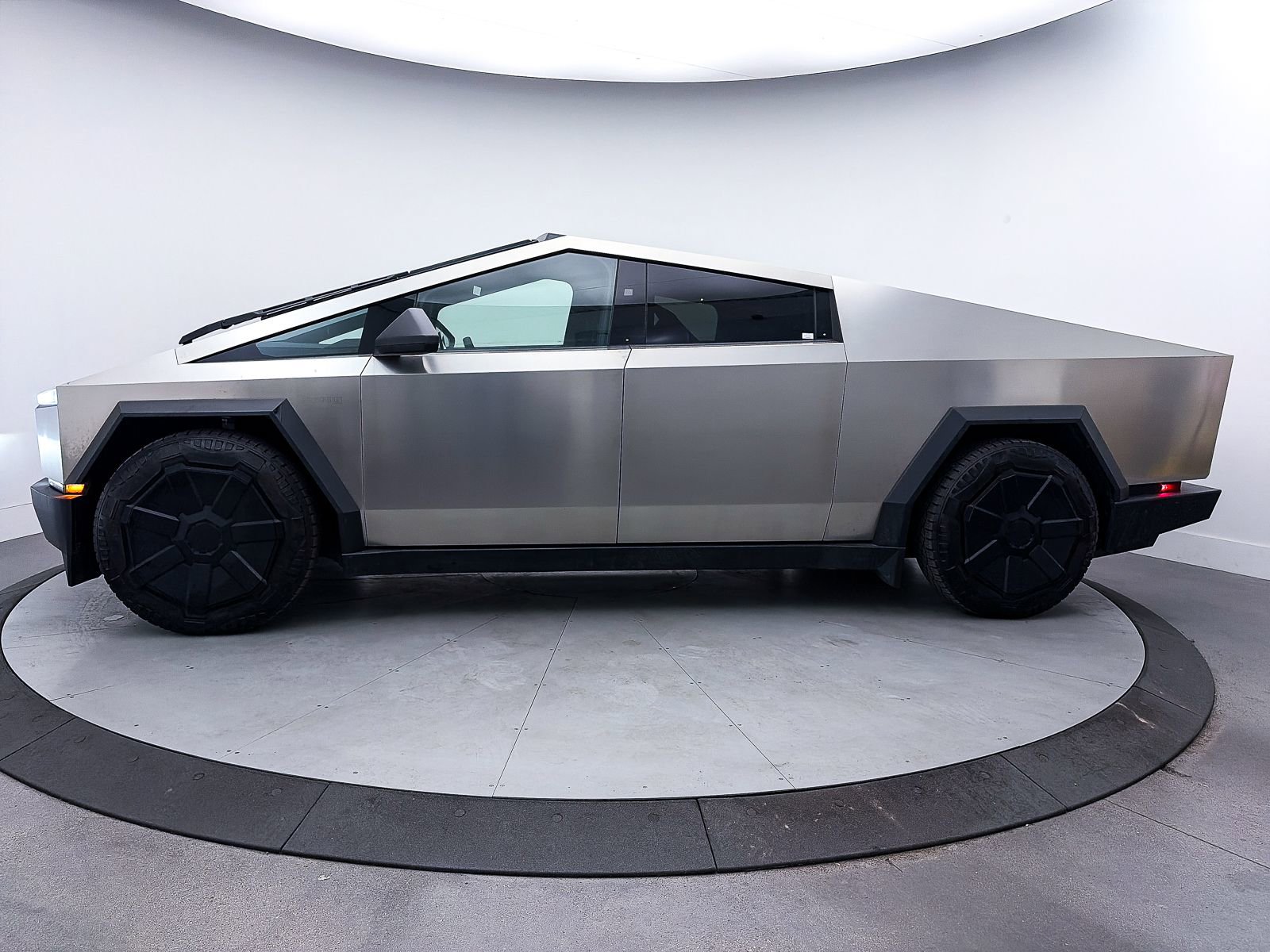 Used 2024 Tesla Cybertruck Cyberbeast image 36