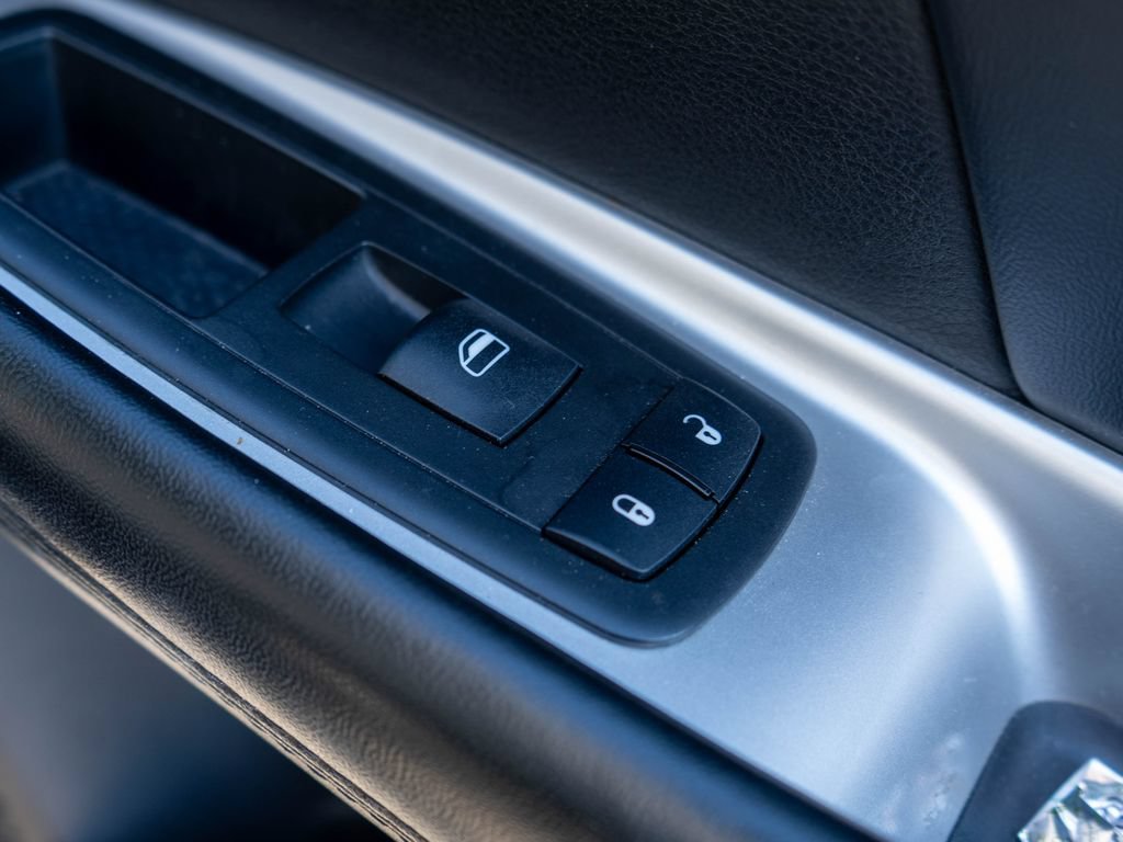 Used 2015 Dodge Journey SXT w/ Flexible Seating Group FWD image 11