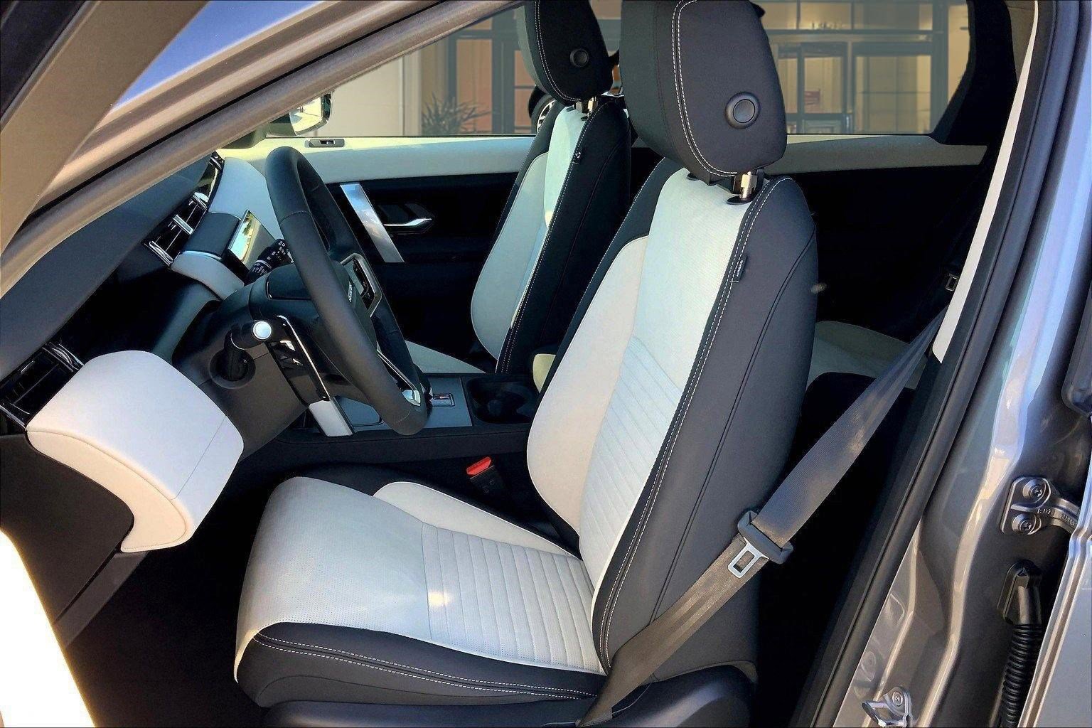 Used 2025 Land Rover Discovery Sport S AWD/4WD image 4