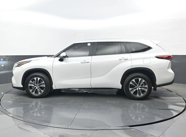 Used 2026 Toyota Highlander XLE image 24