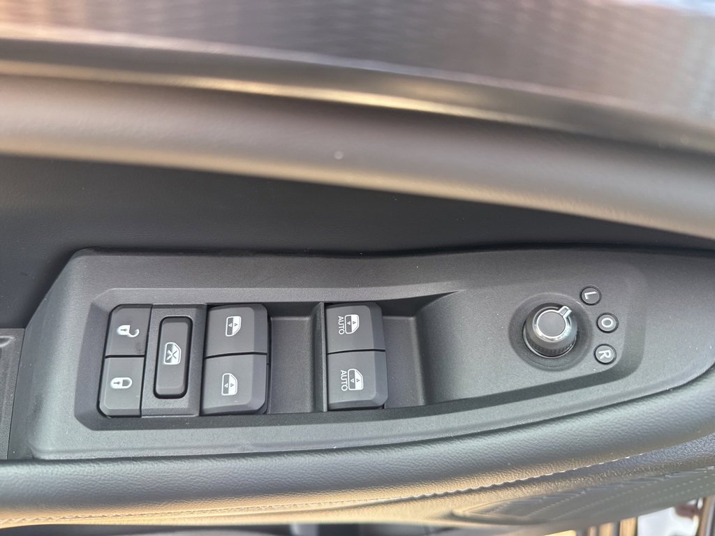 New 2025 Jeep Grand Cherokee Altitude image 20