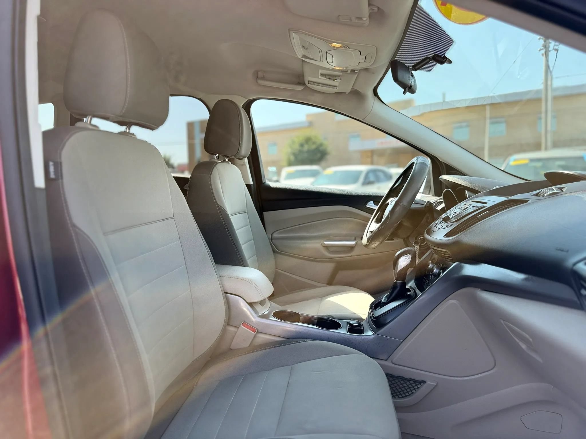 Used 2015 Ford Escape SE FWD image 25