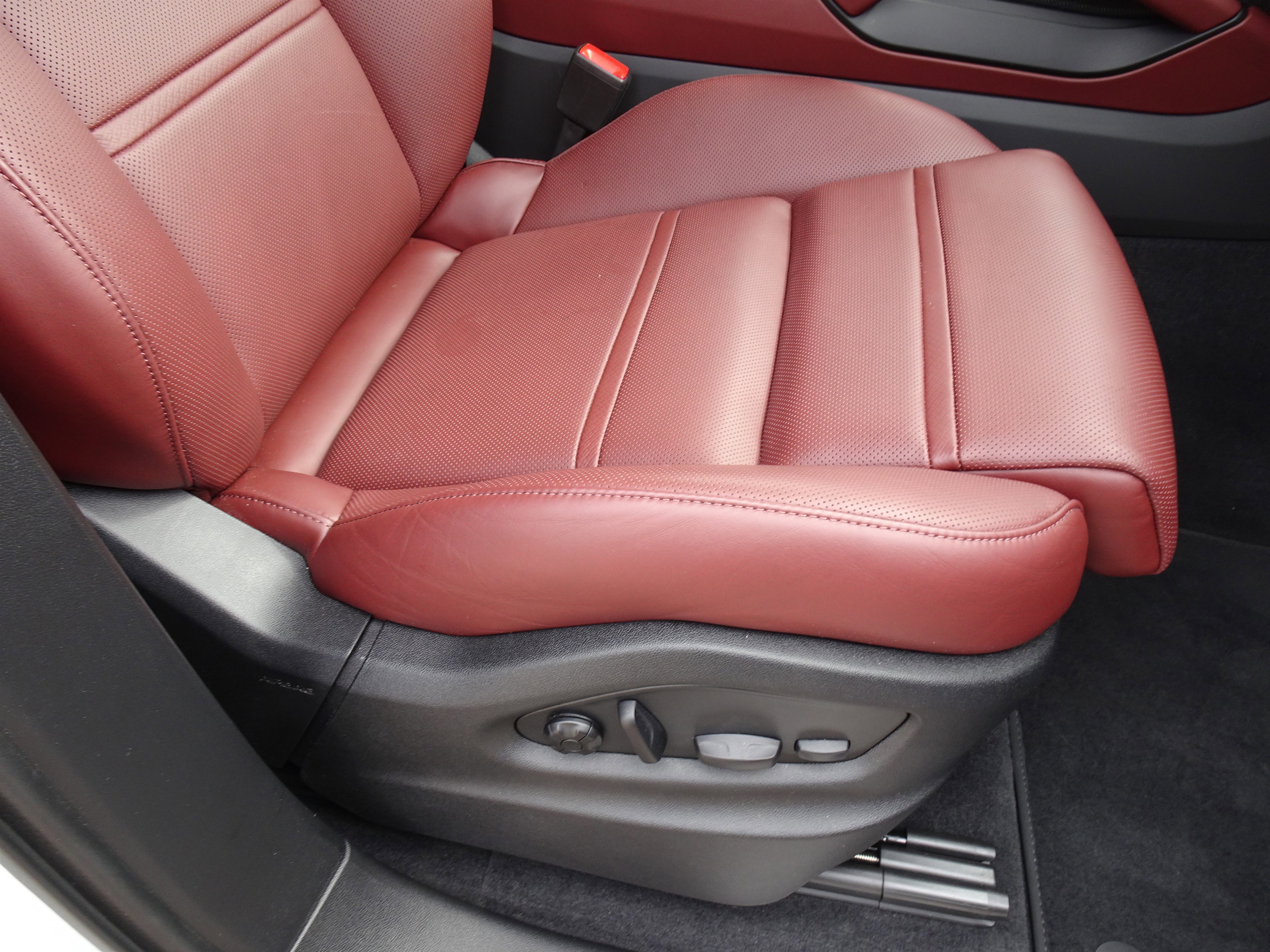 Used 2024 Porsche Cayenne image 27