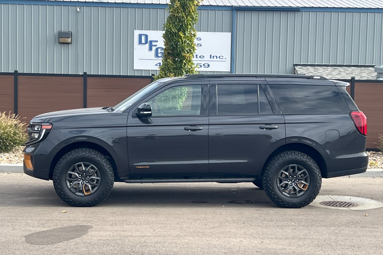 Used 2025 Ford Expedition Tremor AWD/4WD image 10