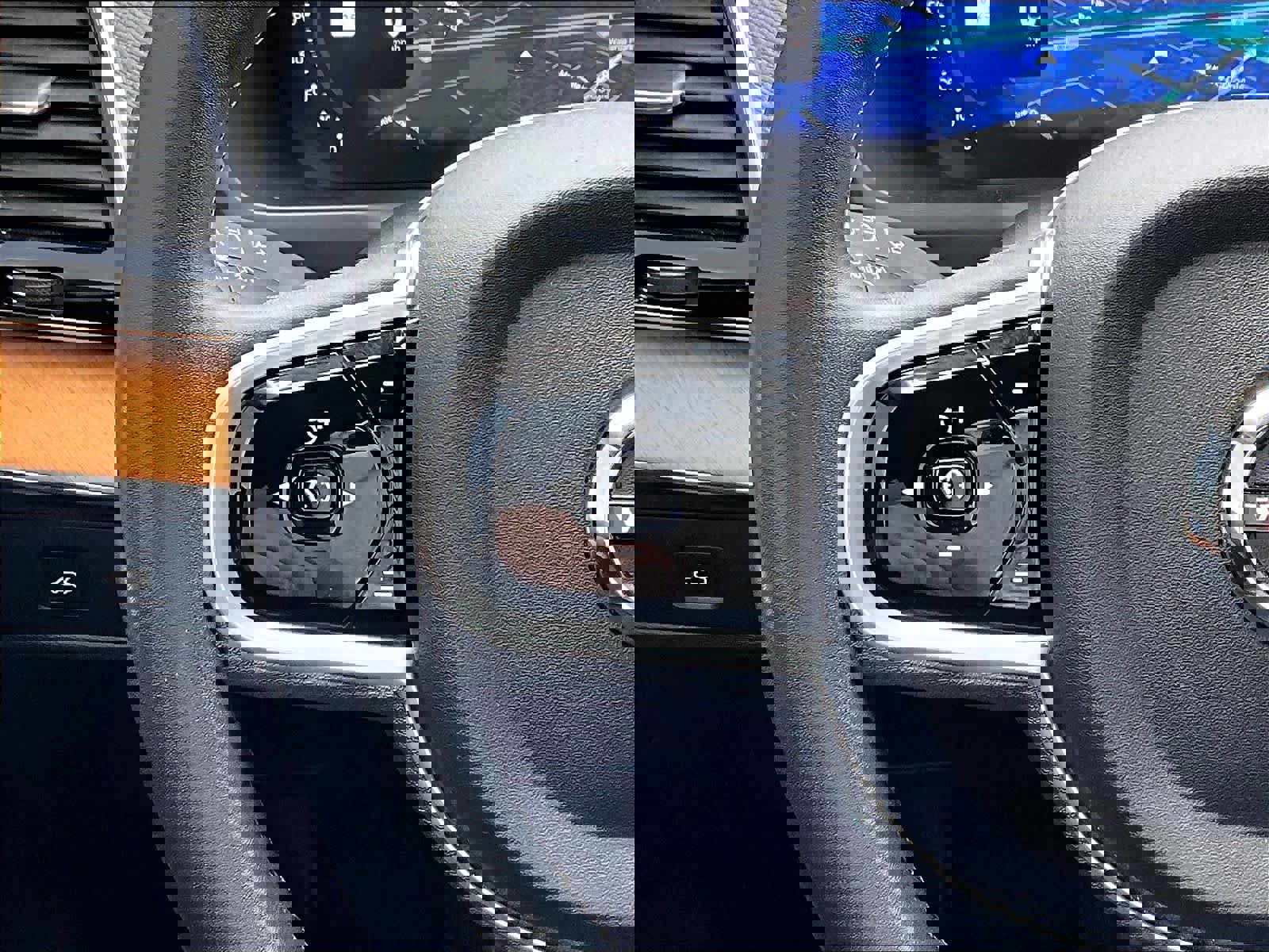 Used 2023 Volvo XC90 B6 Plus w/ Protection Package Premier image 20