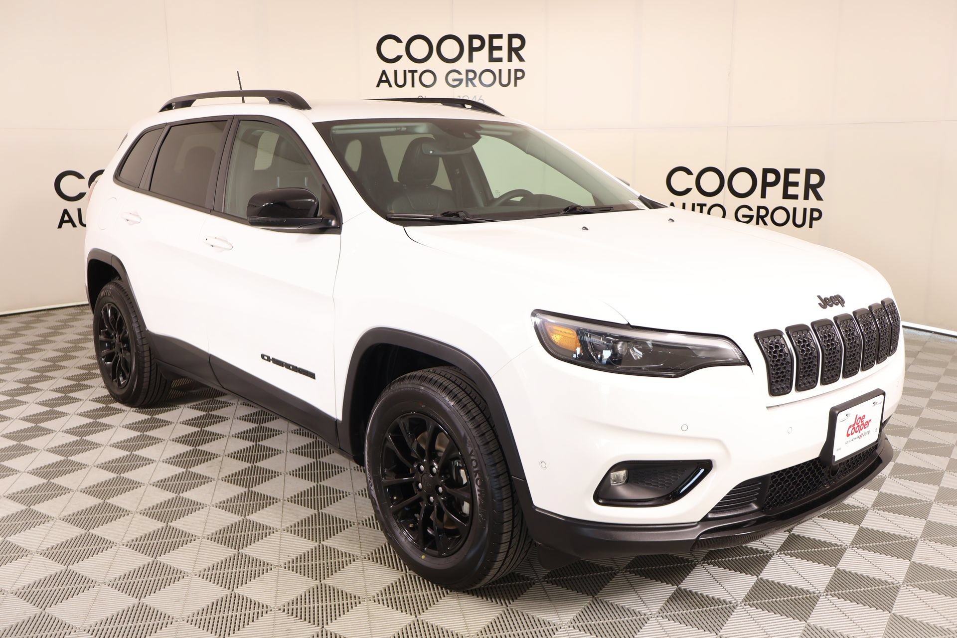 Used 2023 Jeep Cherokee Altitude Lux AWD/4WD image 1