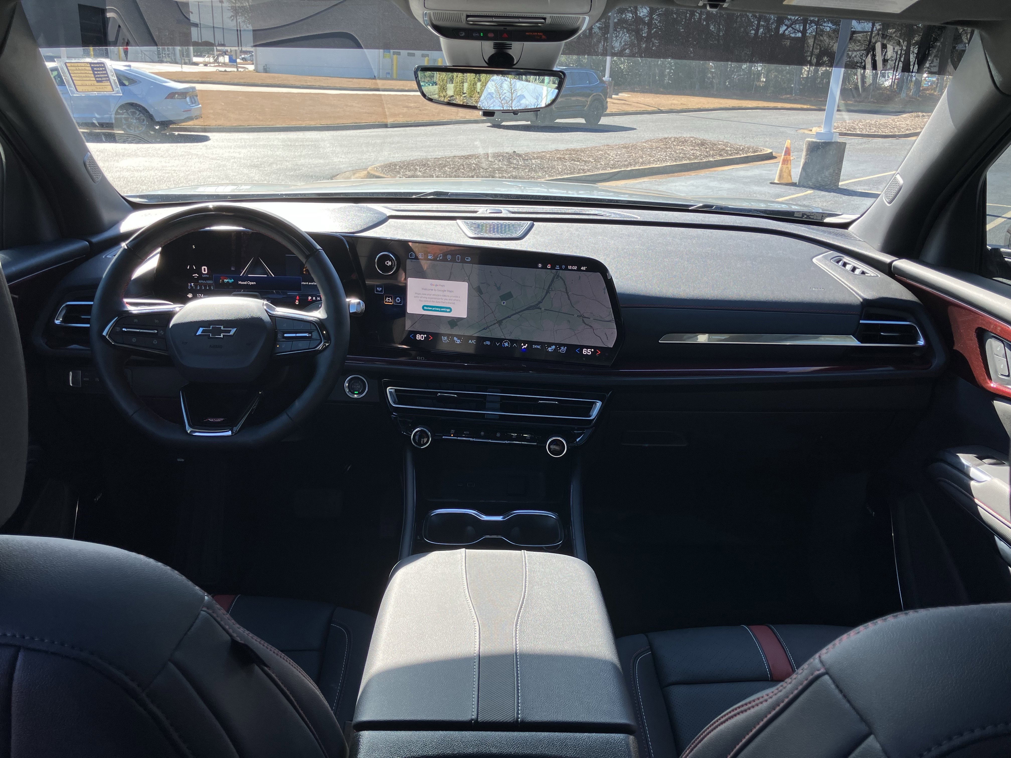 Used 2025 Chevrolet Traverse RS image 32