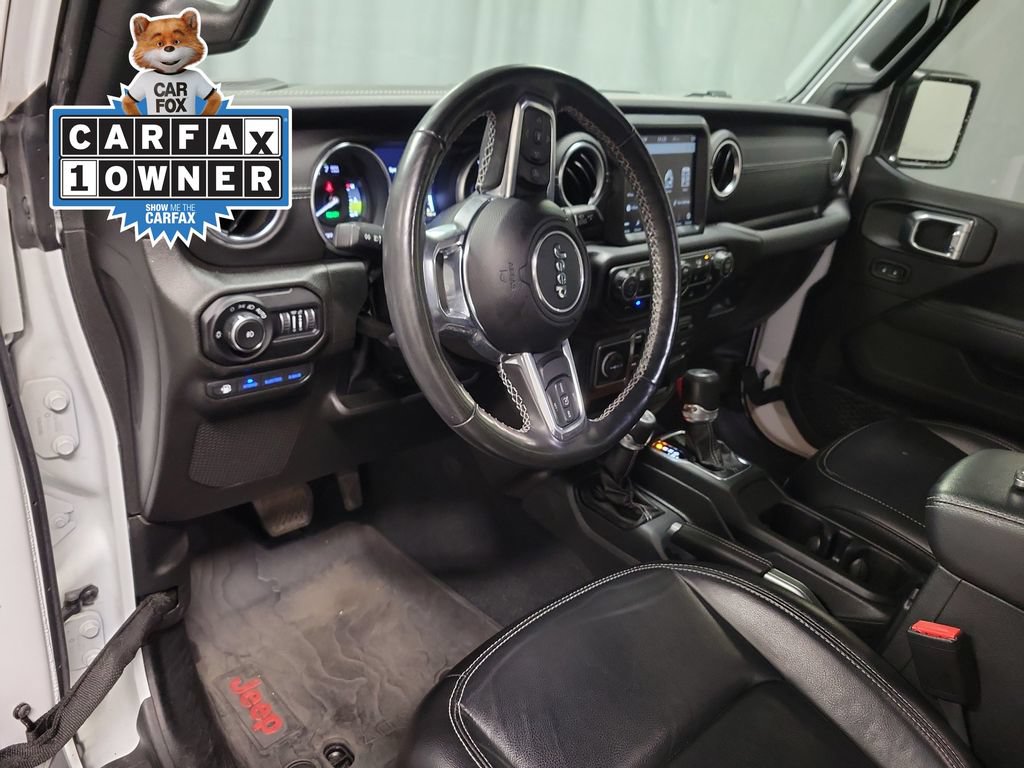 Used 2022 Jeep Wrangler Unlimited Sahara w/ Cold Weather Group AWD/4WD image 17