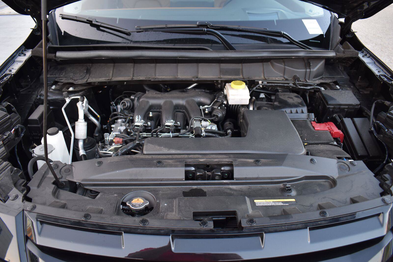 Used 2025 Nissan Pathfinder Platinum w/ Black Appearance Package FWD image 24
