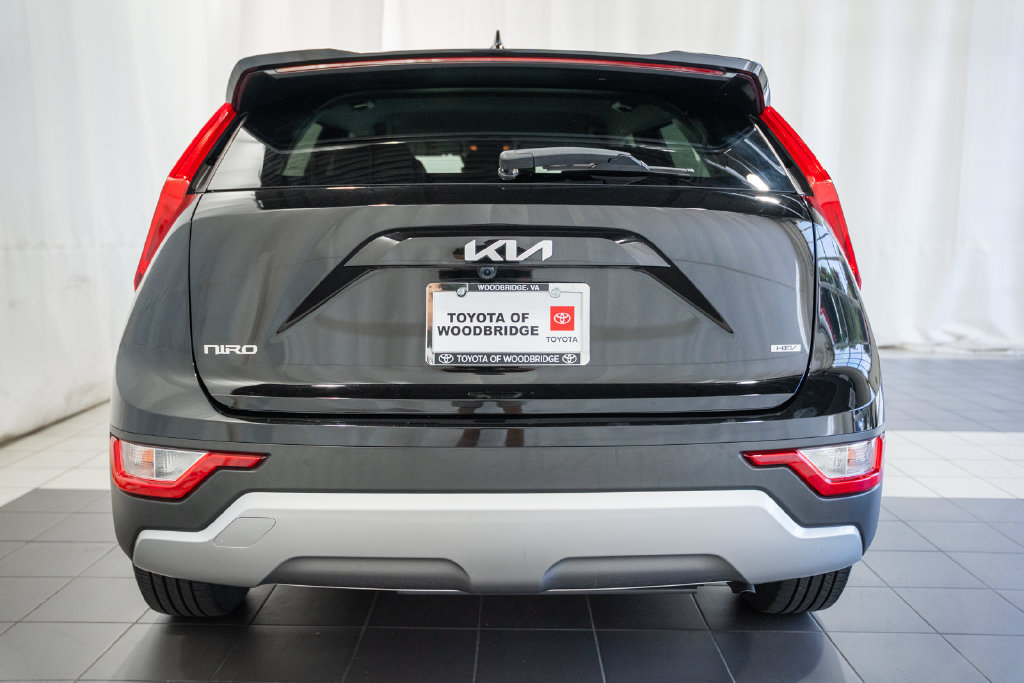 Used 2024 Kia Niro LX FWD image 5