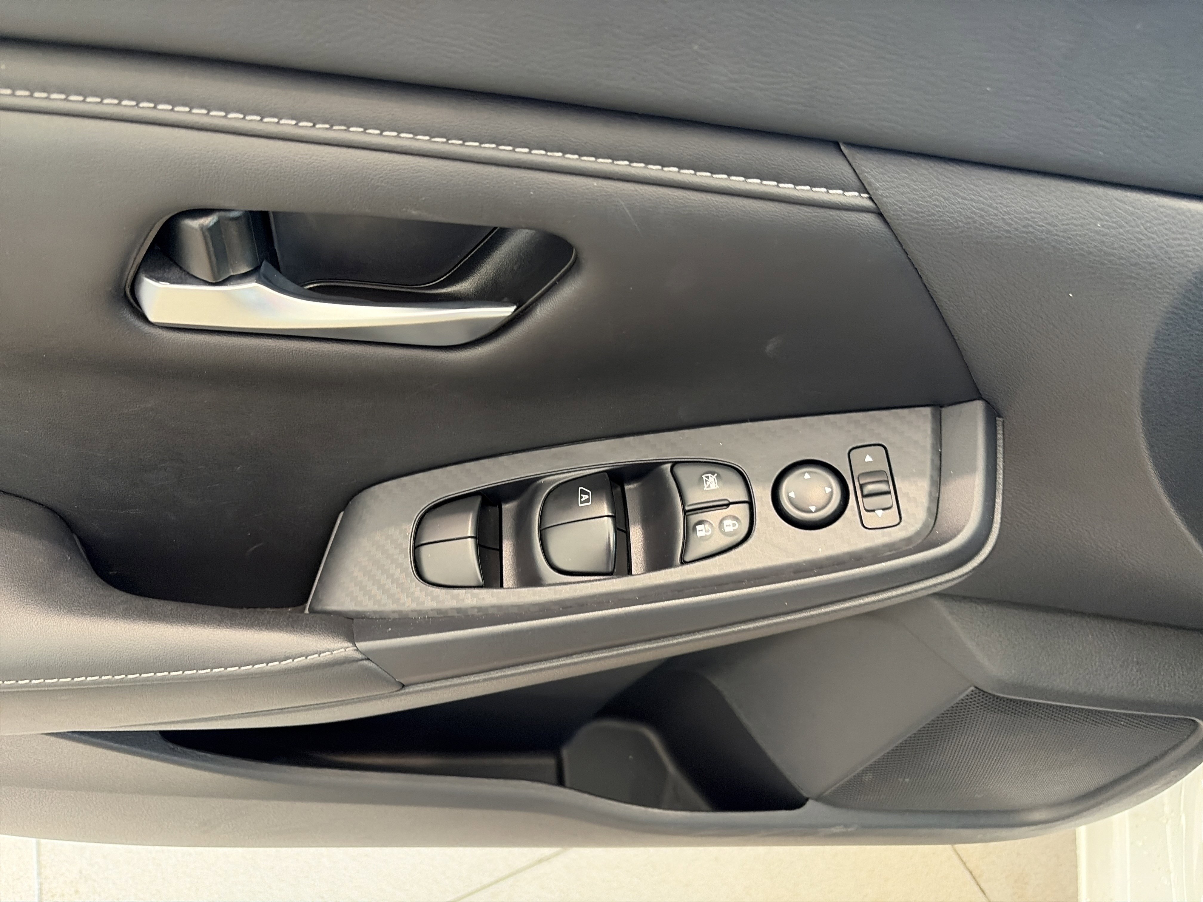 Used 2024 Nissan Sentra SV image 16