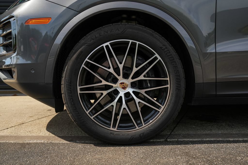 Certified 2026 Porsche Cayenne Coupe AWD/4WD image 11