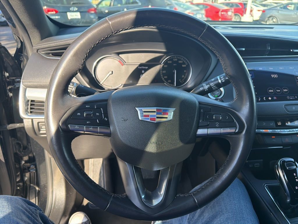 Used 2023 Cadillac XT4 Premium Luxury image 13