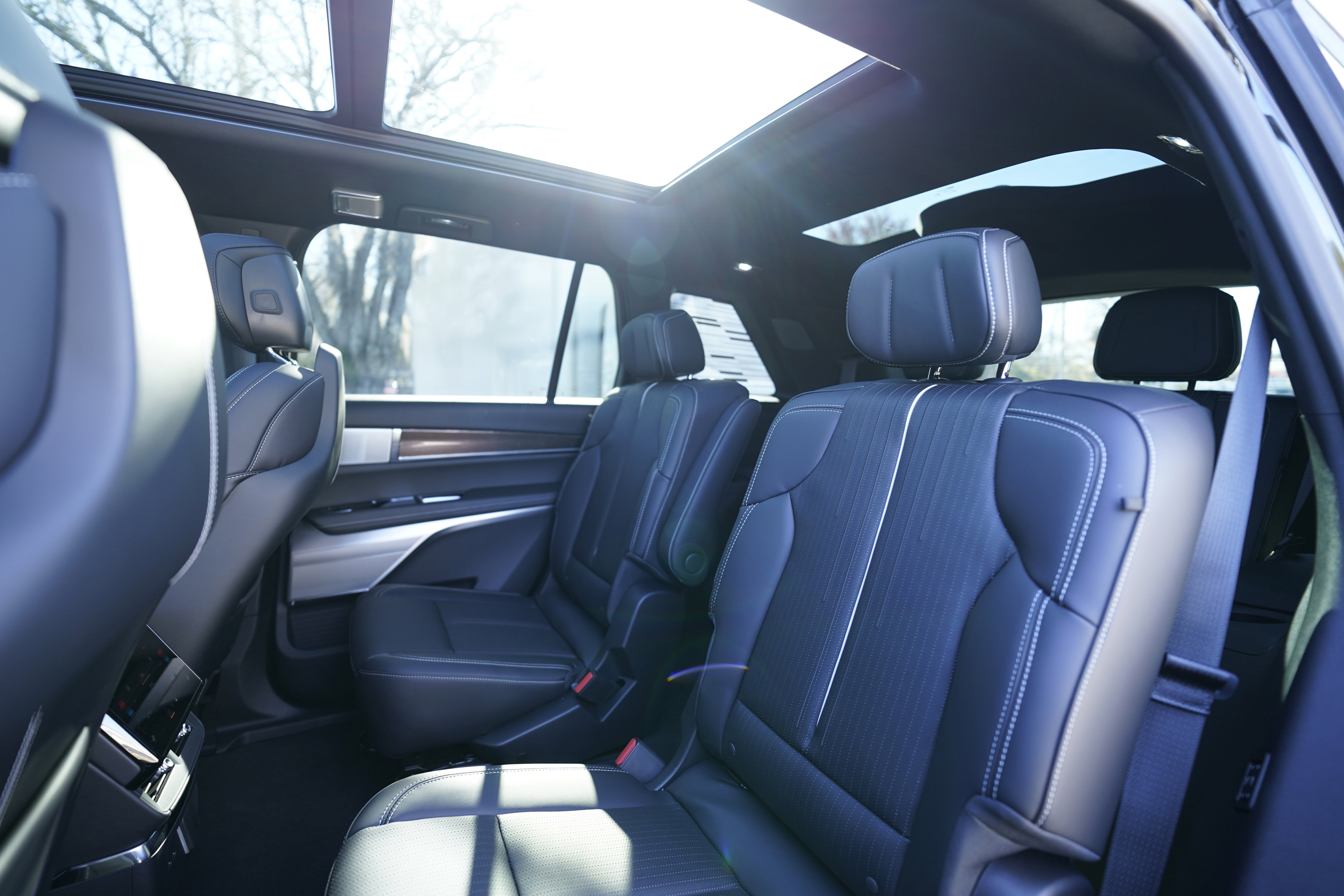 Used 2026 Cadillac Vistiq Sport image 13