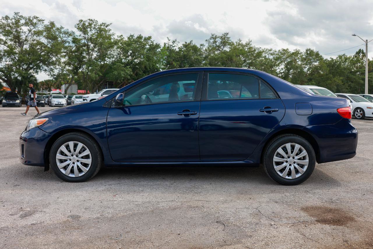 Used 2012 Toyota Corolla LE FWD image 3