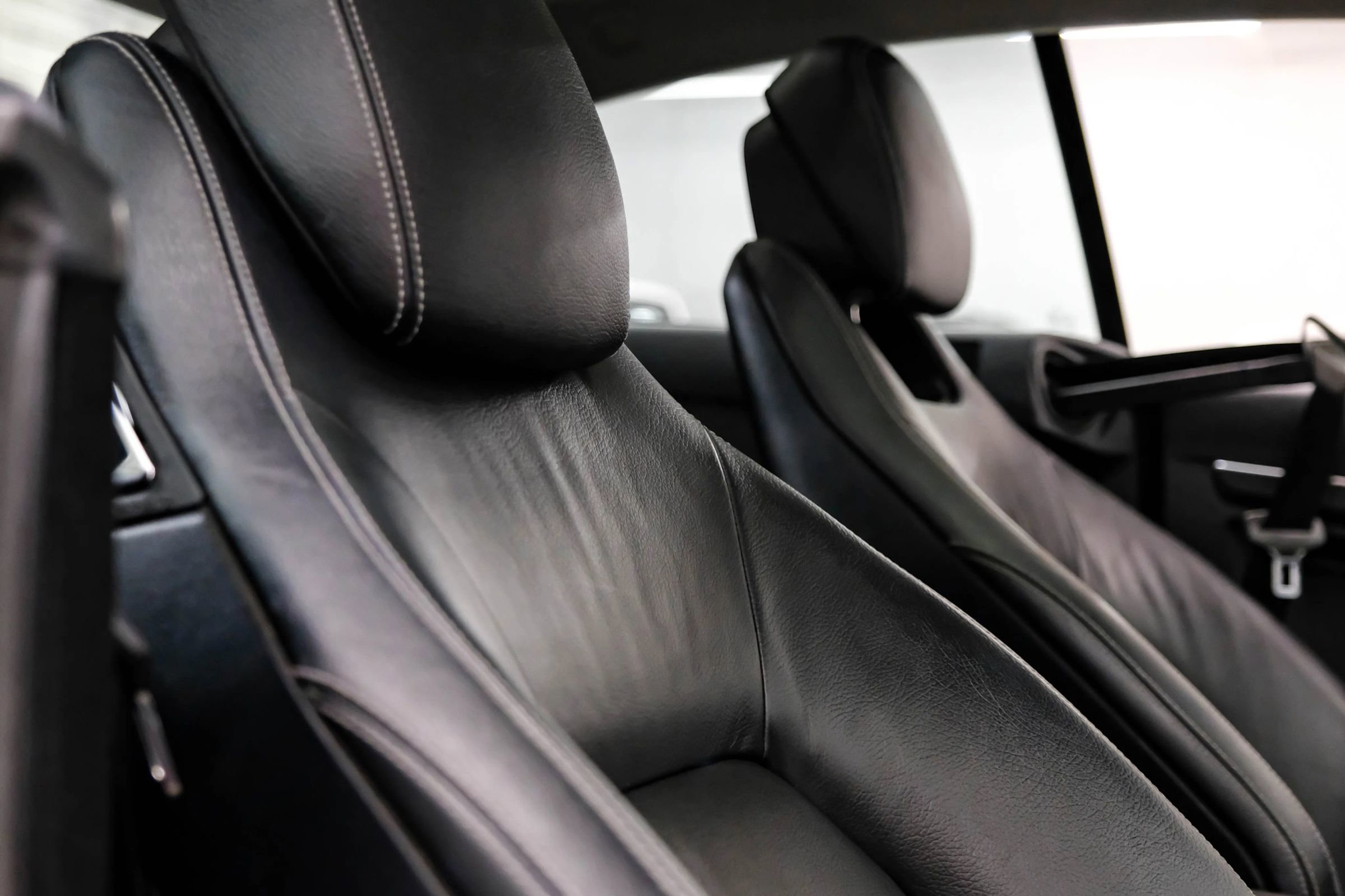 Used 2011 Mercedes-Benz E 550 Coupe image 35