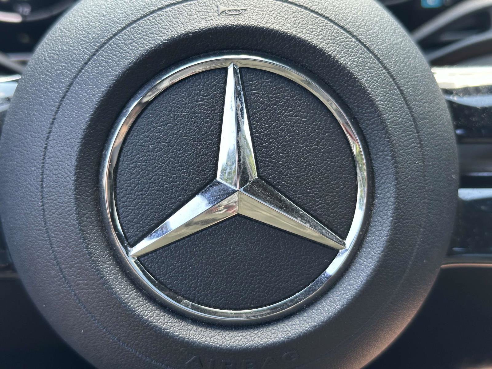 Used 2024 Mercedes-Benz GLC 300 4MATIC w/ AMG Line image 21