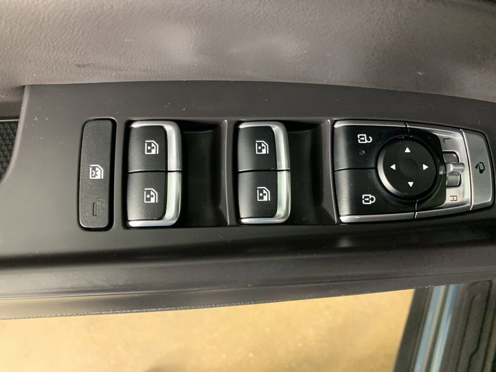 Used 2025 Kia Carnival SX Prestige image 20