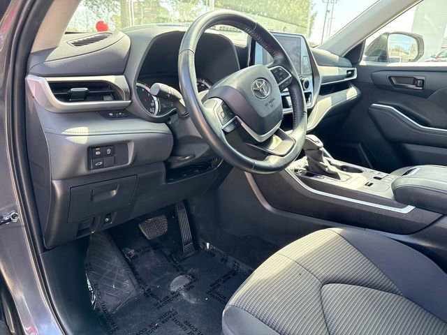Used 2024 Toyota Highlander LE image 56