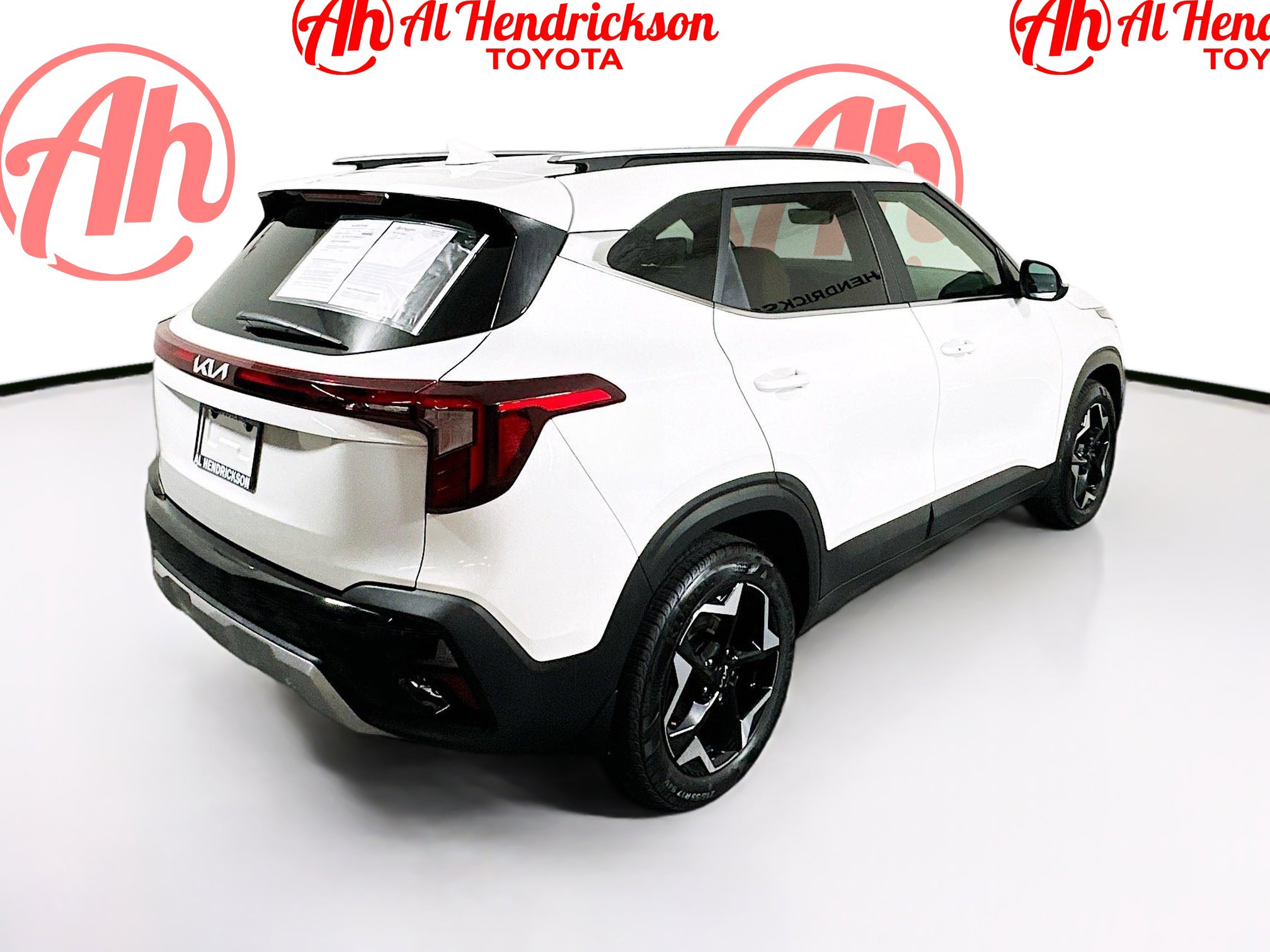 Used 2025 Kia Seltos EX w/ EX Sunroof Package image 3
