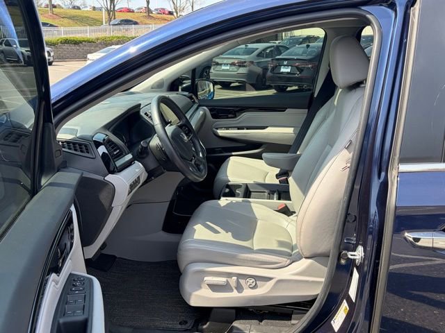 Used 2023 Honda Odyssey Touring image 16