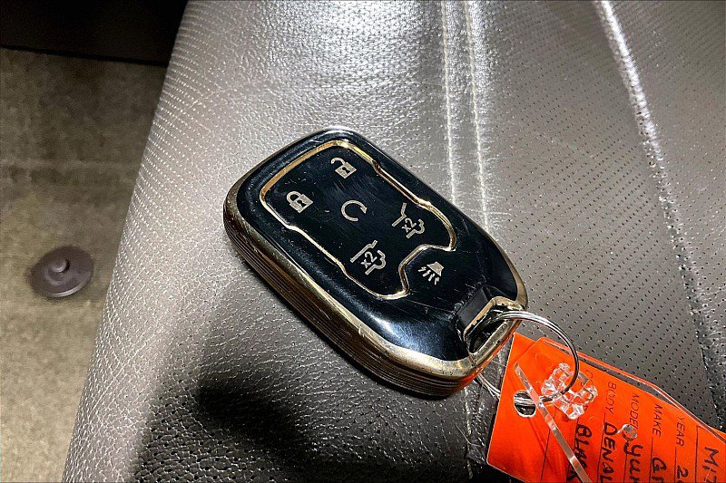 Used 2018 GMC Yukon Denali w/ Open Road Package RWD image 8