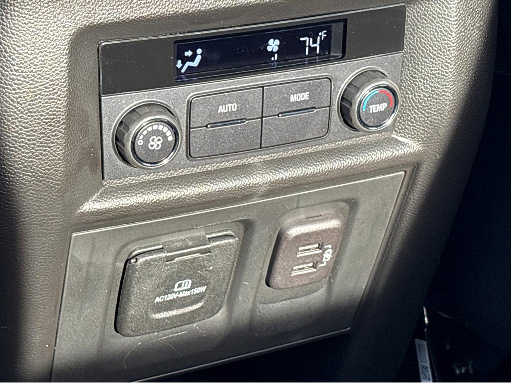 Used 2023 Chevrolet Traverse RS image 26