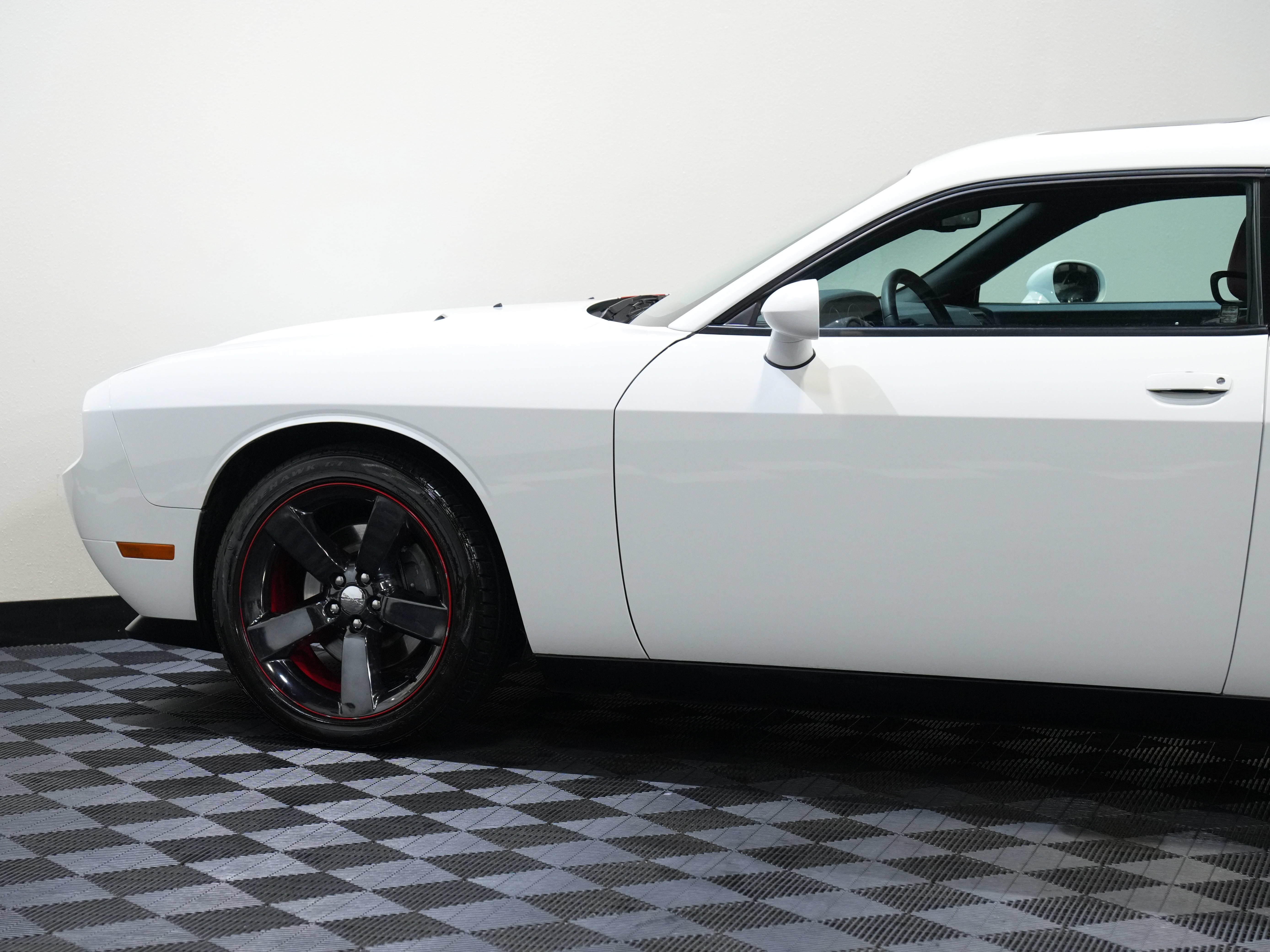 Used 2014 Dodge Challenger SXT RWD image 20