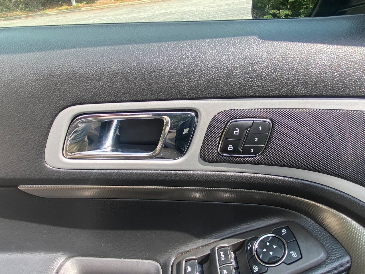 Used 2014 Ford Explorer Sport w/ Equipment Group 401A AWD/4WD image 13