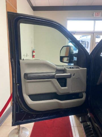 Used 2020 Ford F350 XLT w/ XLT Premium Package image 12