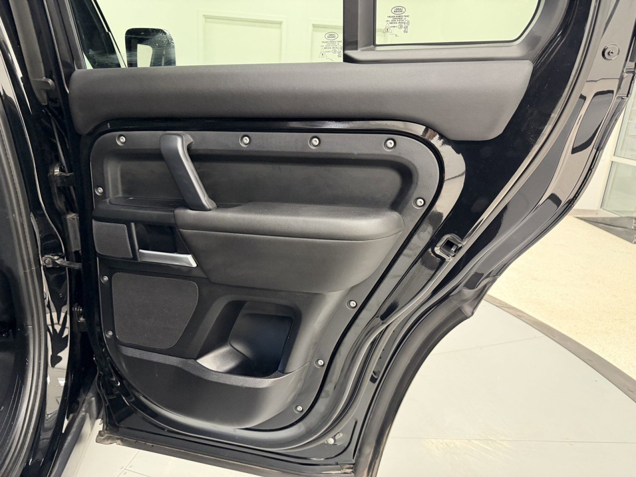 Used 2025 Land Rover Defender 110 S image 49