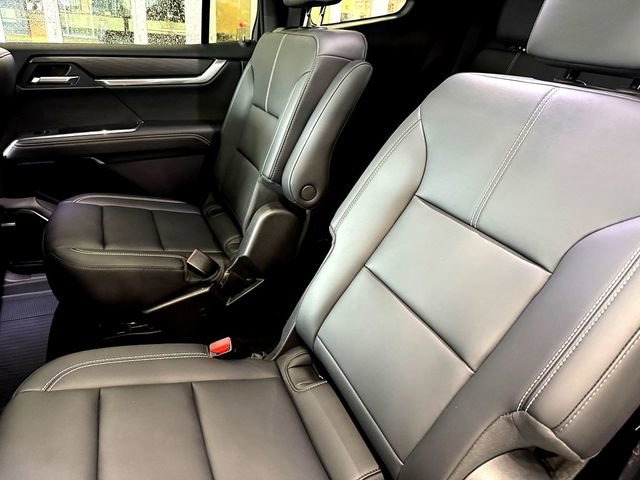 Used 2025 GMC Acadia Elevation w/ Elevation Premium Package FWD image 23